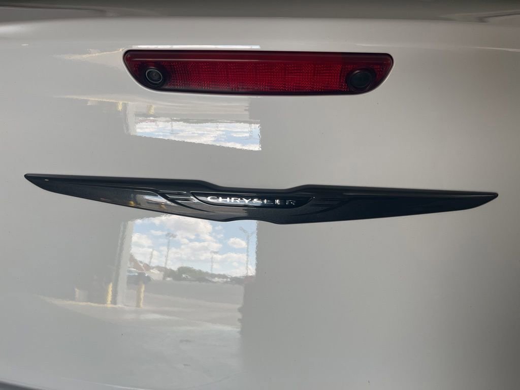 Used 2023 Chrysler 300 Touring L w/ Comfort Group AWD/4WD image 43