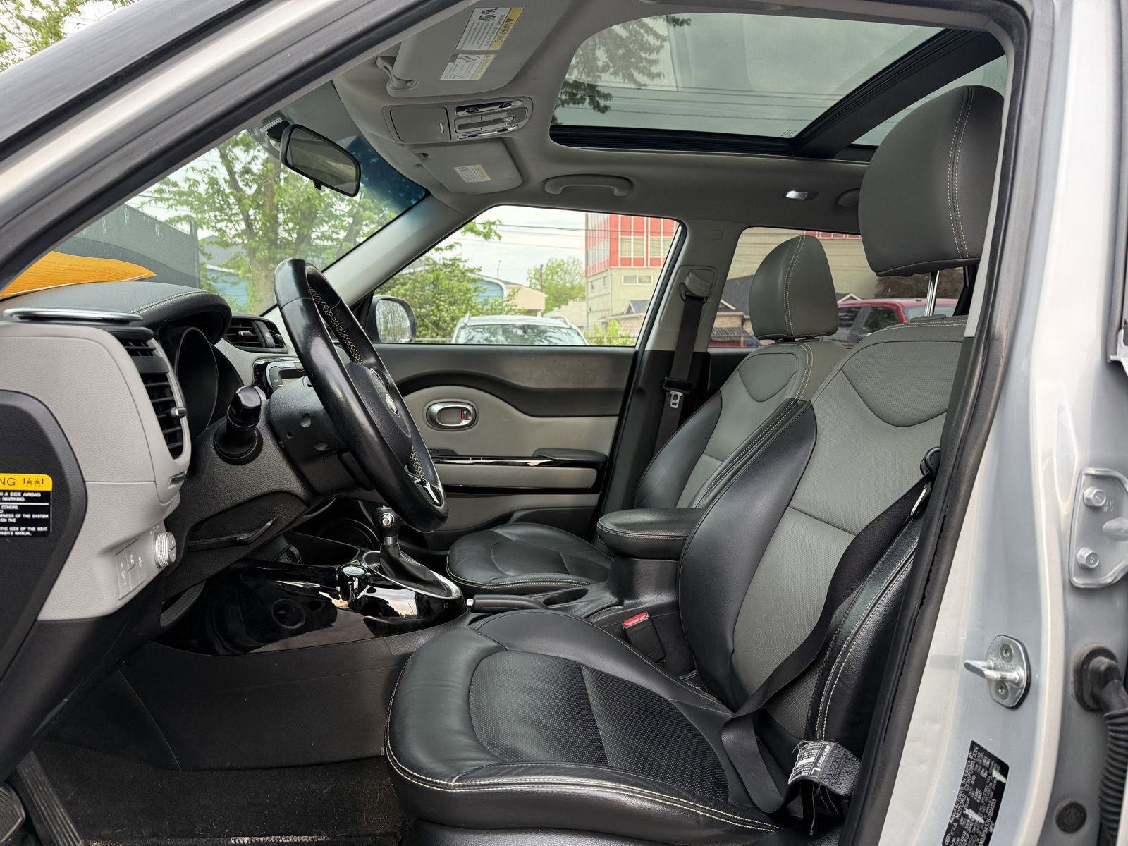 Used 2016 Kia Soul + w/ Primo Package FWD image 9