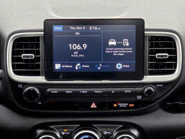 Used 2022 Hyundai Venue SEL FWD image 18