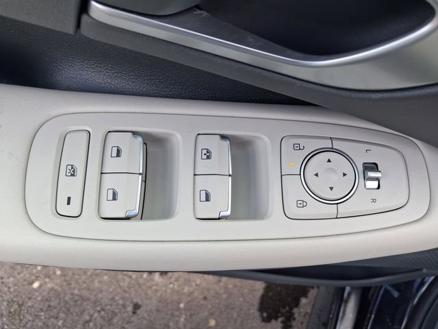 Used 2025 Hyundai Sonata SE FWD image 18