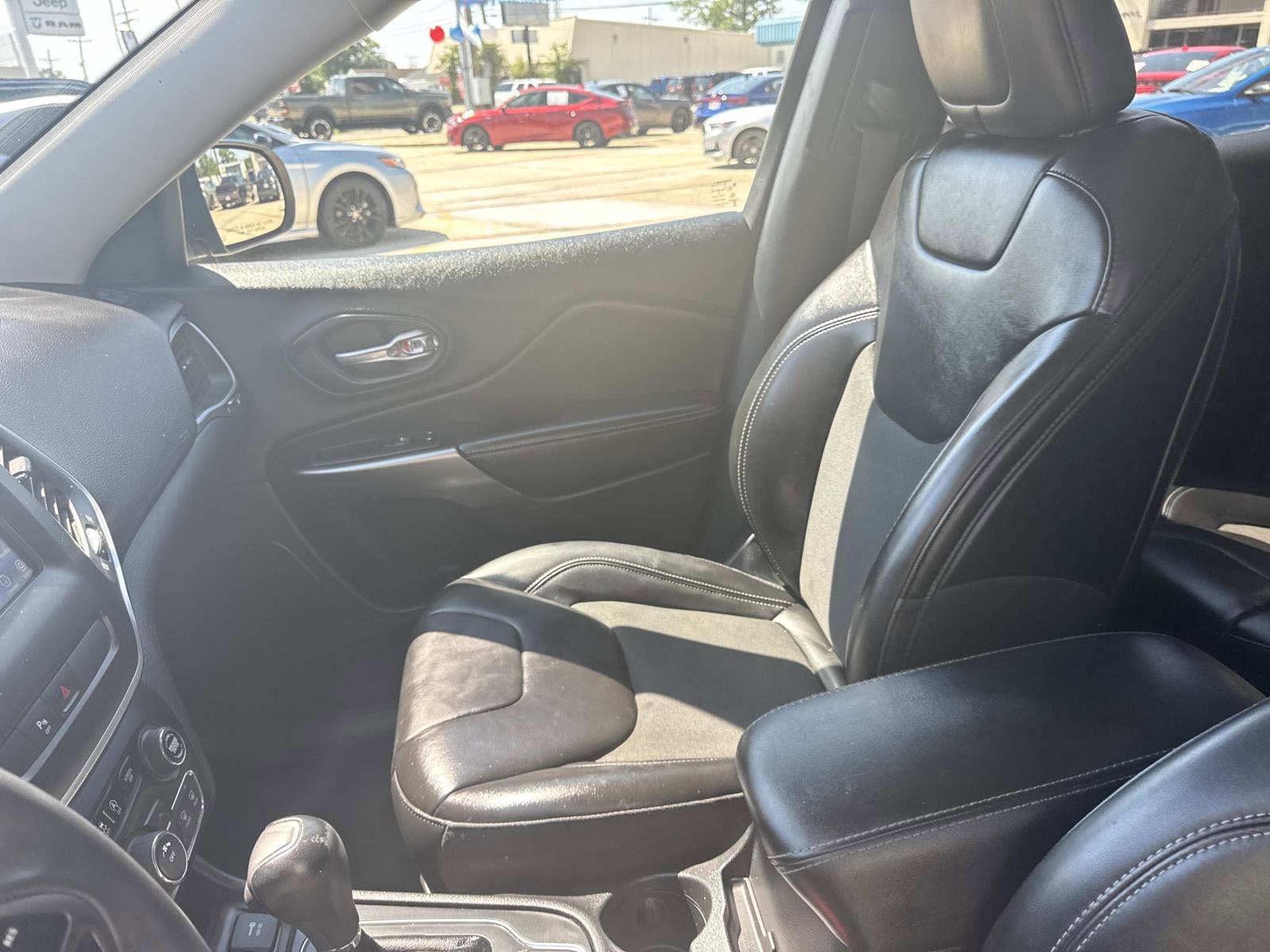 Certified 2020 Jeep Cherokee Latitude Plus image 15