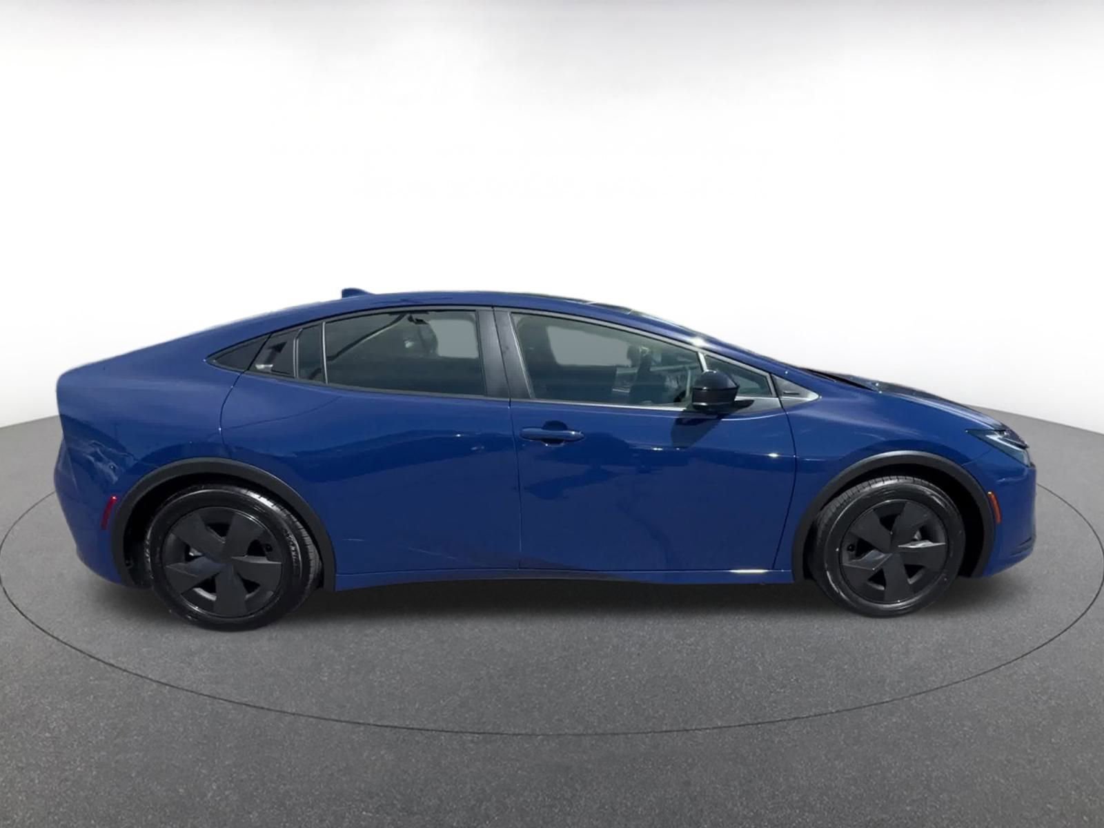 Used 2025 Toyota Prius LE image 16