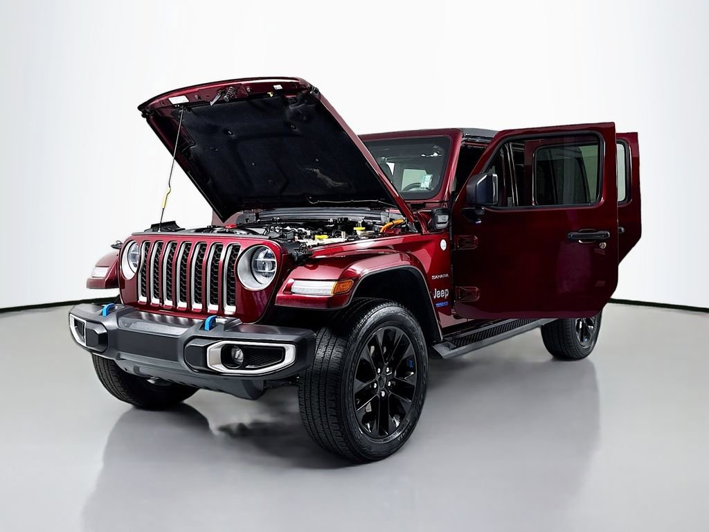 Used 2022 Jeep Wrangler Unlimited Sahara w/ Cold Weather Group image 24