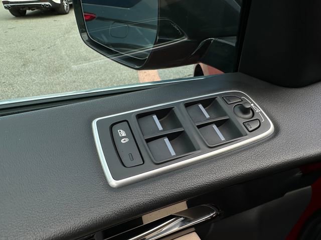 Used 2019 Jaguar F-PACE Premium image 15