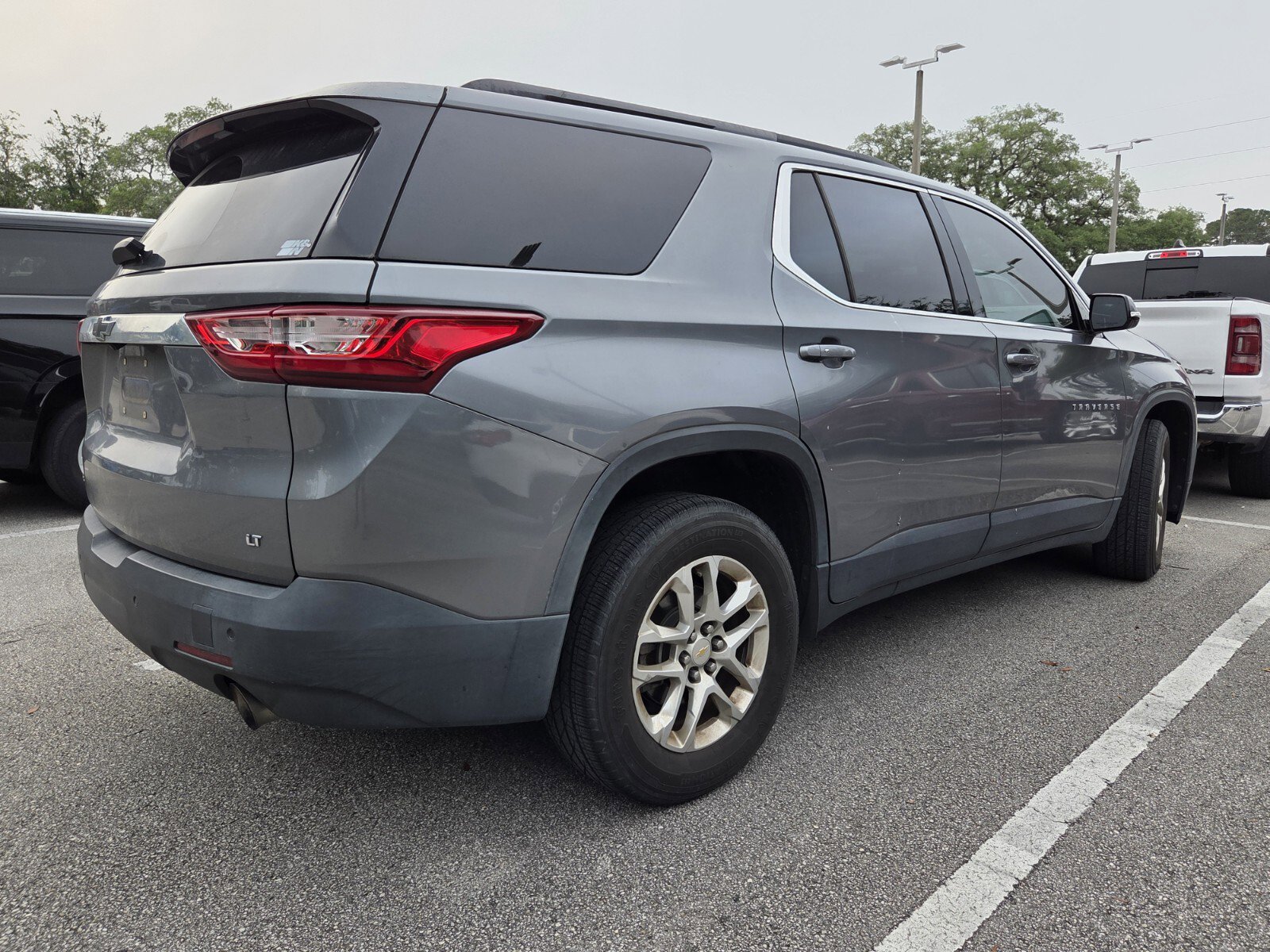 Used 2019 Chevrolet Traverse LT w/ LPO, Floor Liner Package FWD image 3