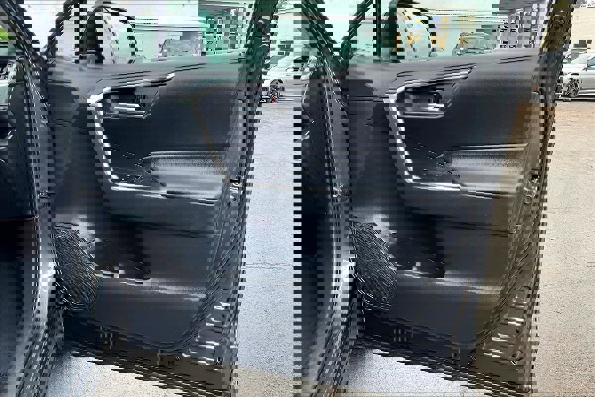 Used 2024 Toyota RAV4 XLE image 15
