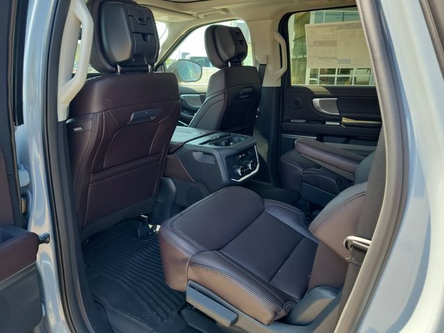 New 2026 Ford Expedition Max Platinum w/ Platinum Ultimate Package AWD/4WD image 14