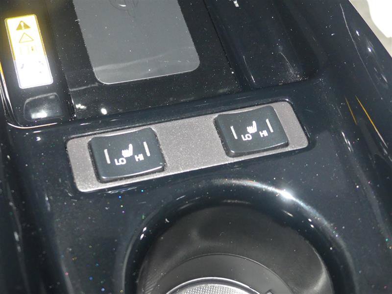 Used 2022 Toyota Prius FWD image 39