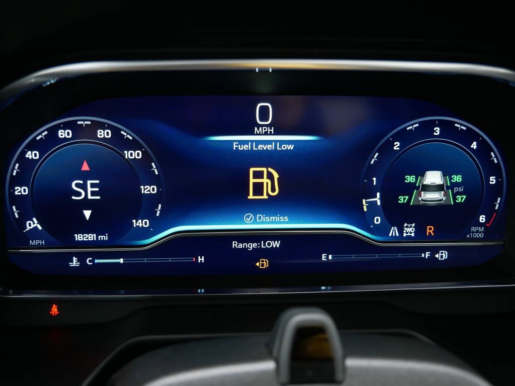 Used 2023 Chevrolet Tahoe Premier w/ Advanced Technology Package image 28