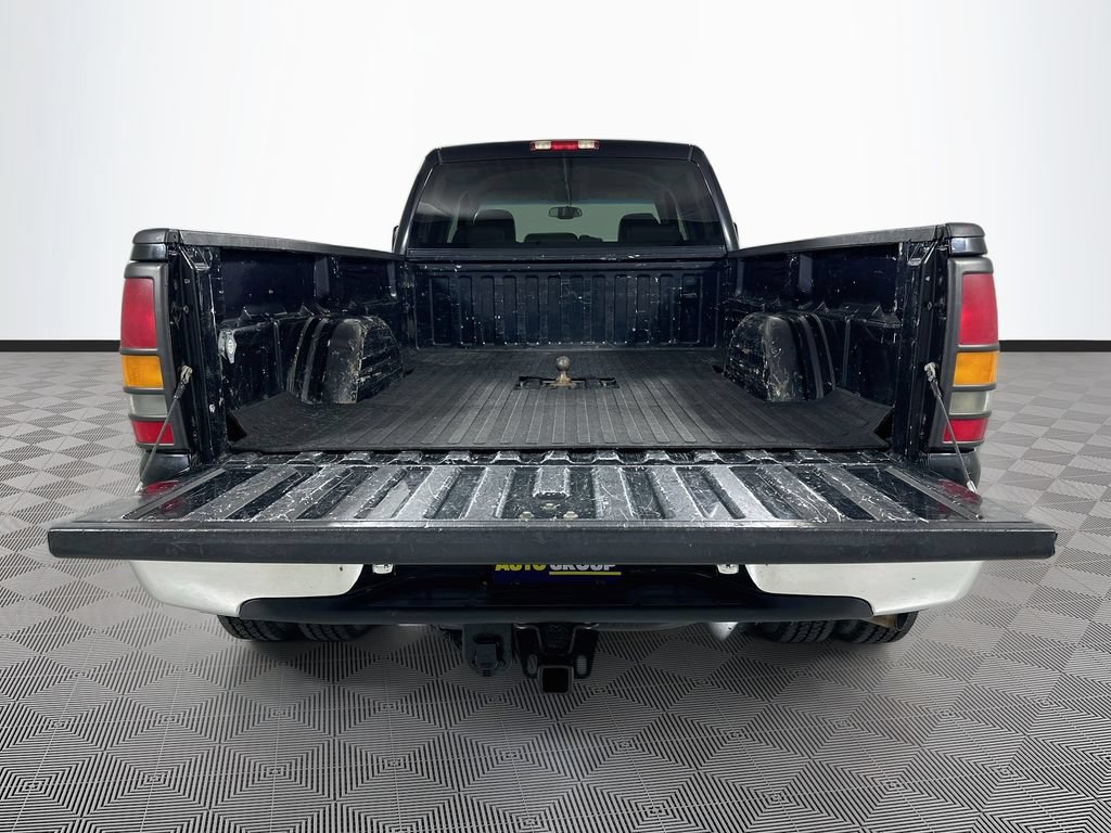 Used 2007 GMC Sierra 3500 SLT w/ Heavy-Duty Power Package AWD/4WD image 26