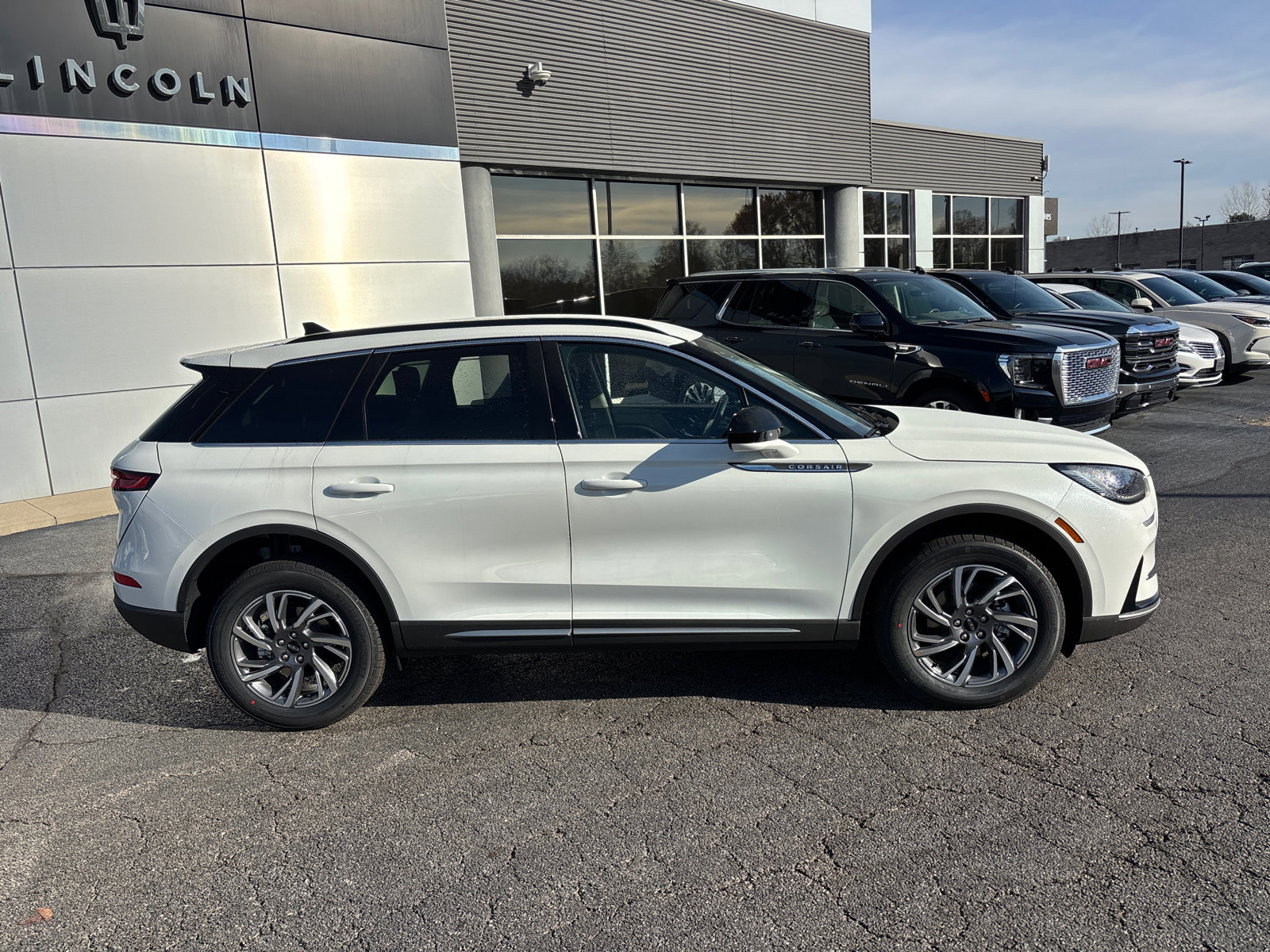 New 2026 Lincoln Corsair Premiere image 8