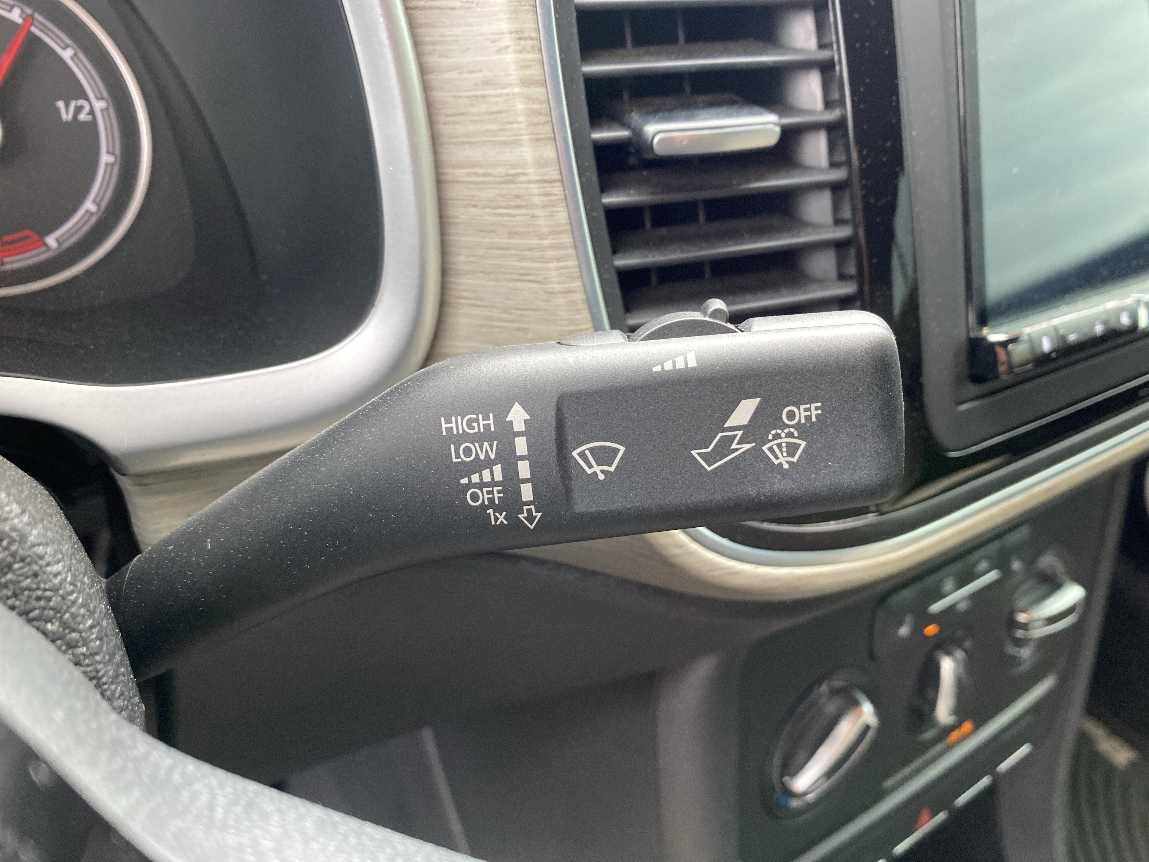 Used 2018 Volkswagen Beetle 2.0T Coast w/ Coast Lighting Package image 29