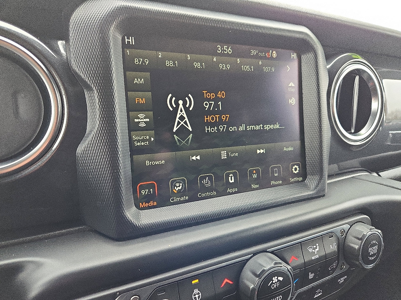 Used 2022 Jeep Wrangler Unlimited Sahara image 17