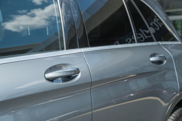 Used 2019 Mercedes-Benz GLC 300 4MATIC image 16