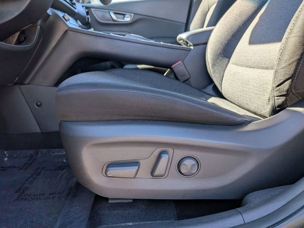 Certified 2023 Hyundai Kona SE image 17