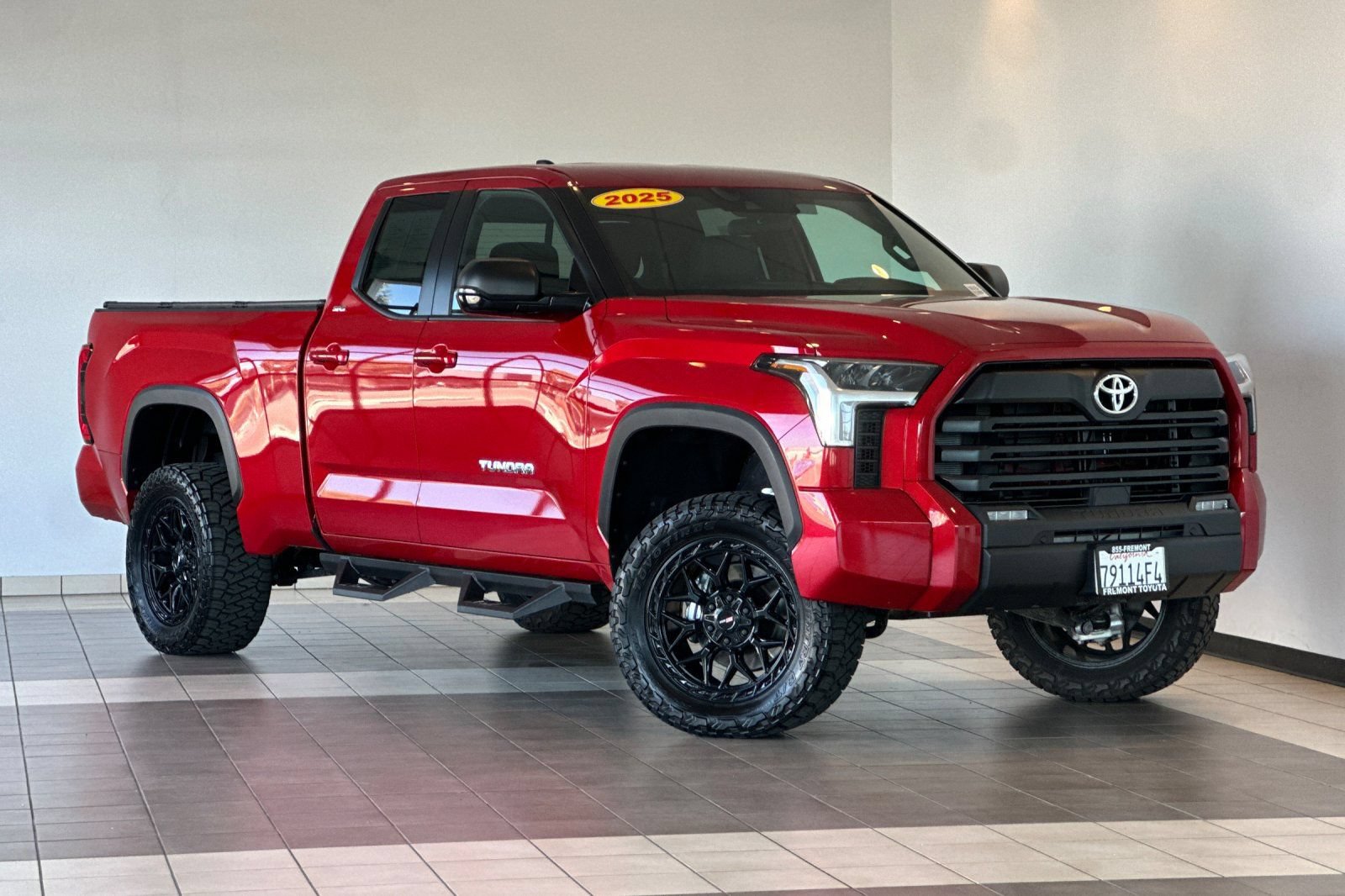 Used 2025 Toyota Tundra SR5 w/ SR5 Premium Package AWD/4WD image 2
