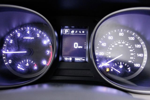 Used 2018 Hyundai Santa Fe Sport image 21