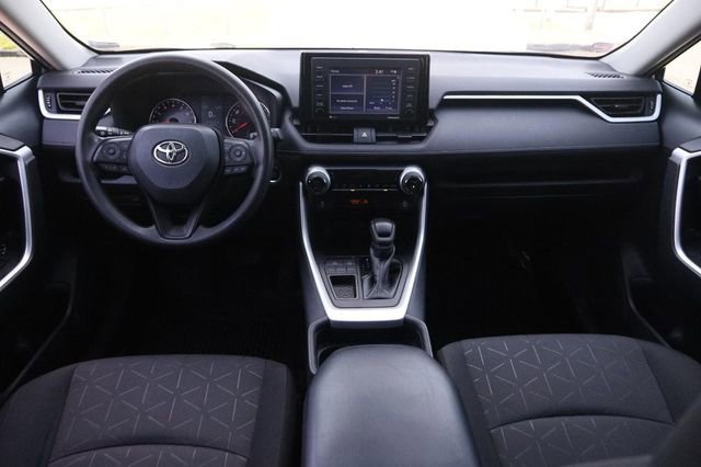 Used 2021 Toyota RAV4 XLE w/ Convenience Package FWD image 23