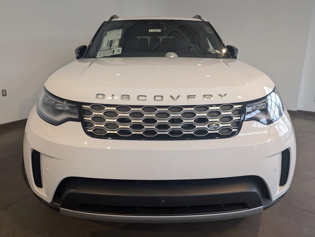 New 2026 Land Rover Discovery S image 2