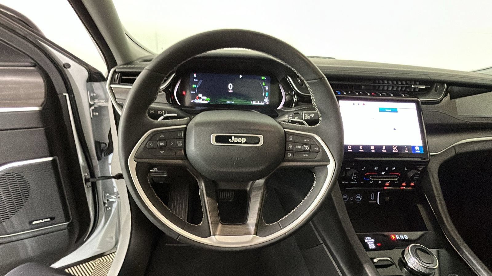 Used 2022 Jeep Grand Cherokee Limited 4xe w/ Luxury Tech Group II AWD/4WD image 18