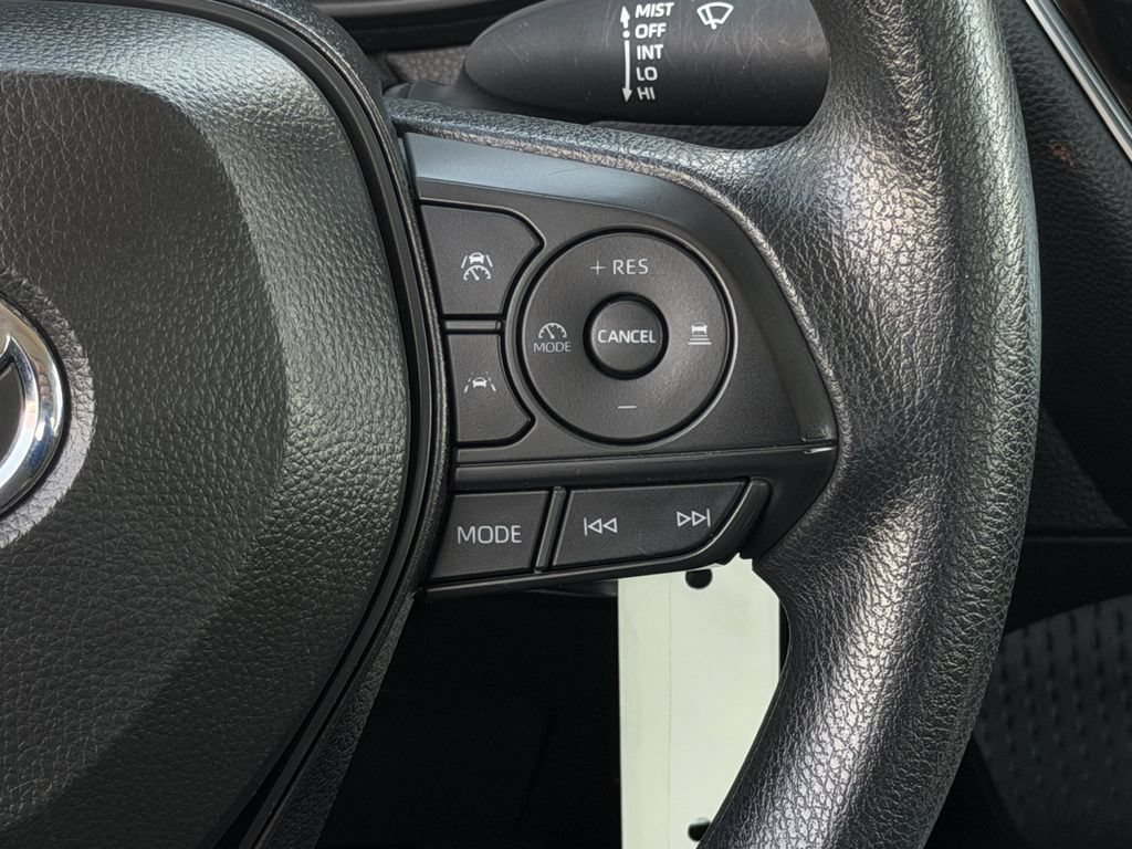 Used 2025 Toyota Corolla LE FWD image 14