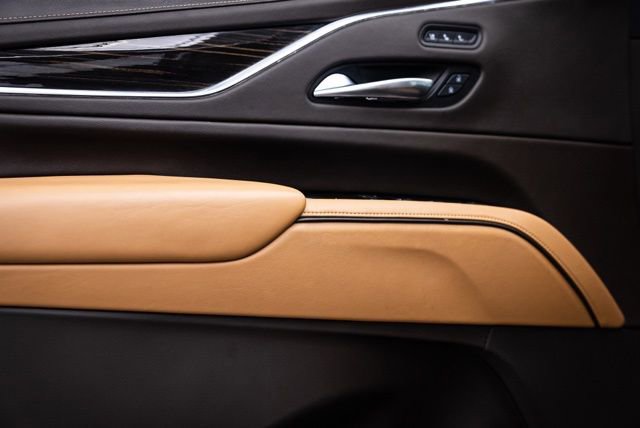 Used 2021 Cadillac Escalade ESV Premium Luxury image 26