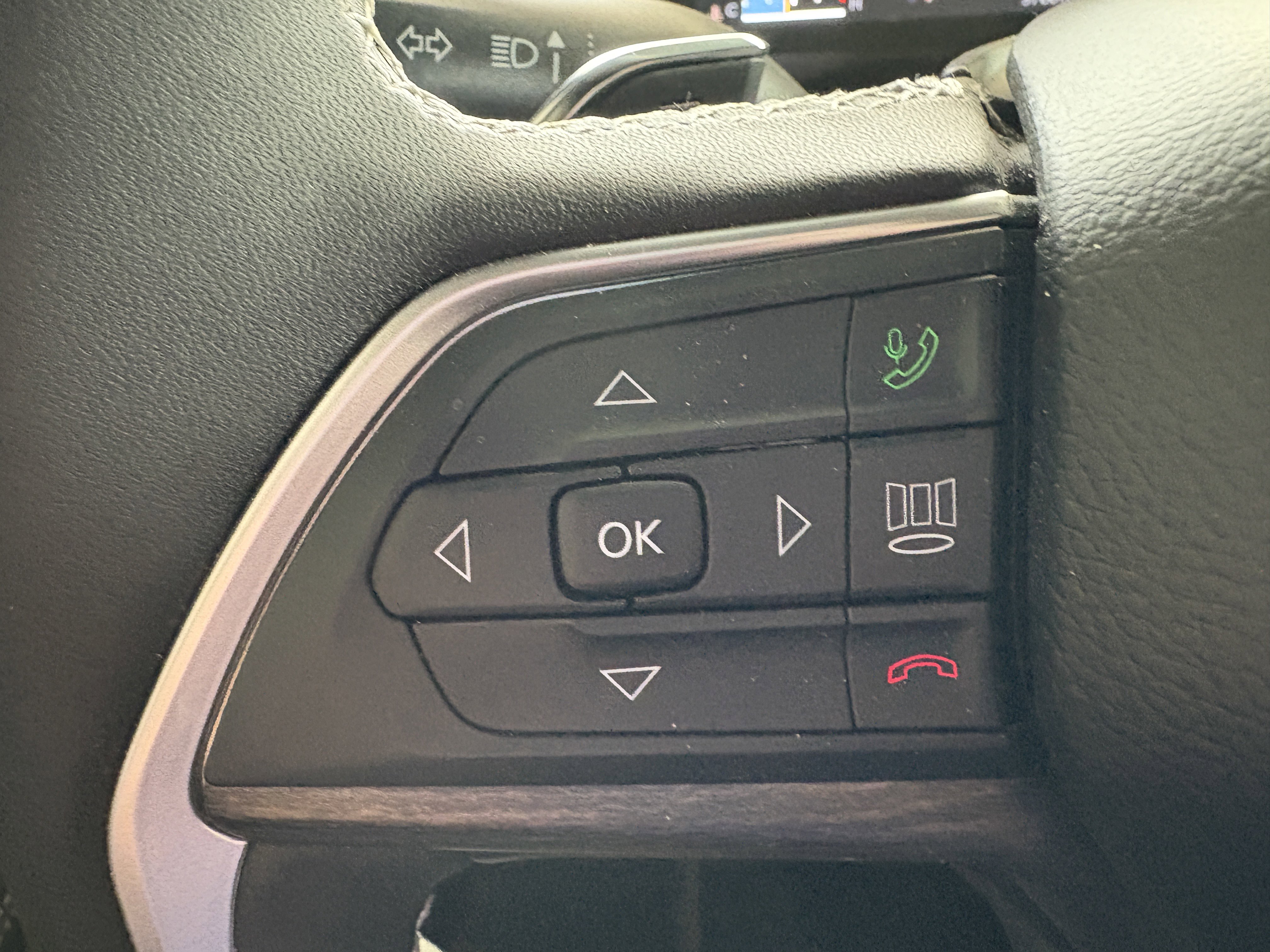 Used 2024 Jeep Grand Cherokee Limited w/ Trailer Tow Package image 12