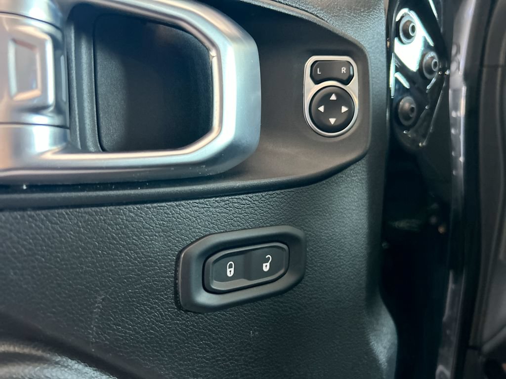 Used 2024 Jeep Wrangler Unlimited Sport AWD/4WD image 10