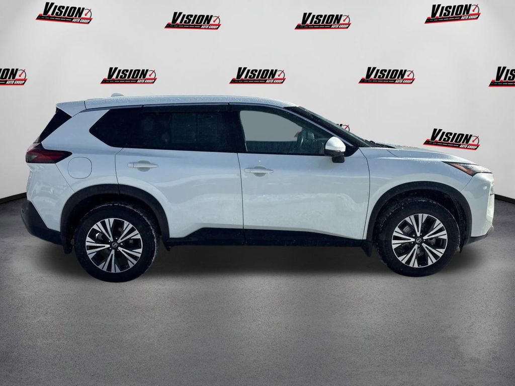 Used 2021 Nissan Rogue SV image 4