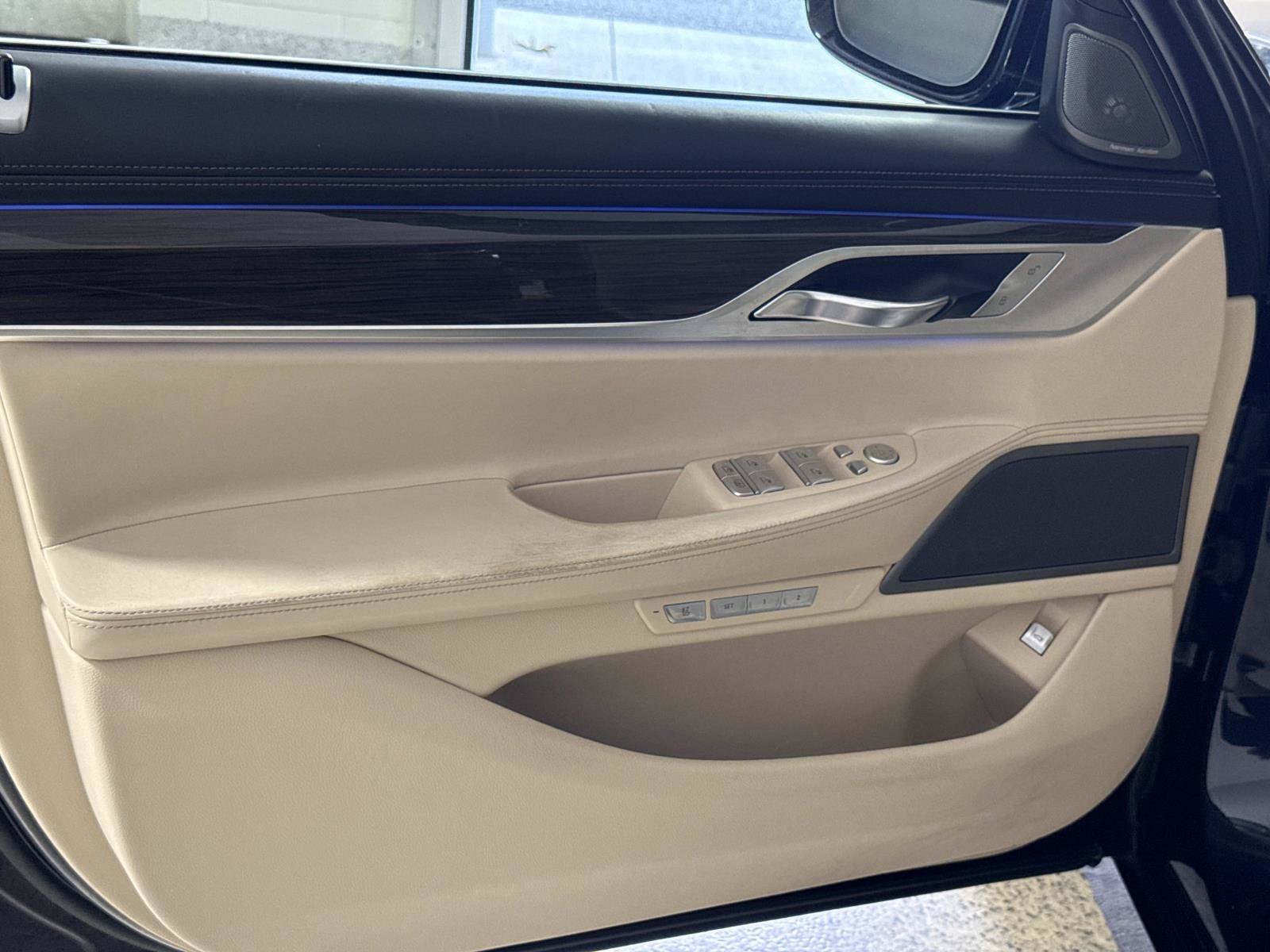 Used 2016 BMW 740i RWD image 14