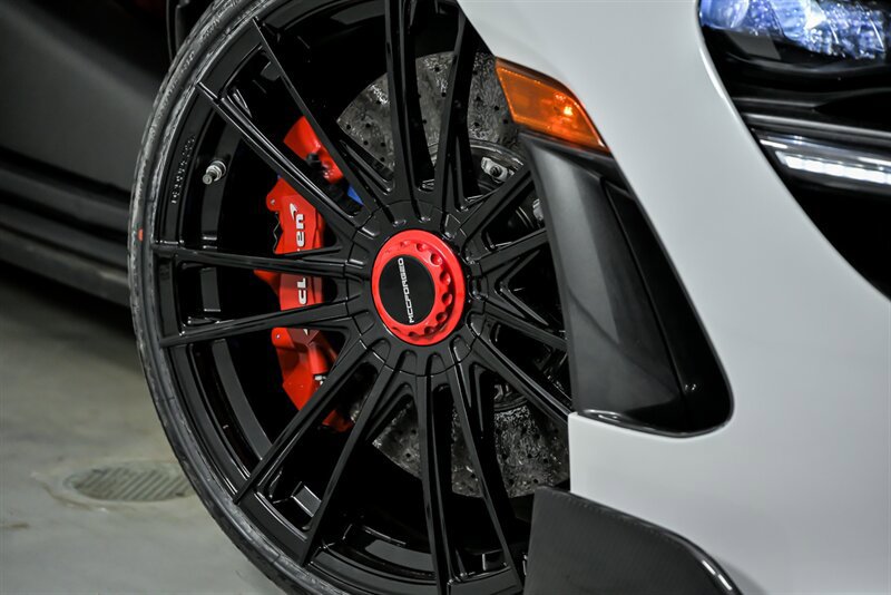 Used 2018 McLaren 720S Performance RWD image 4