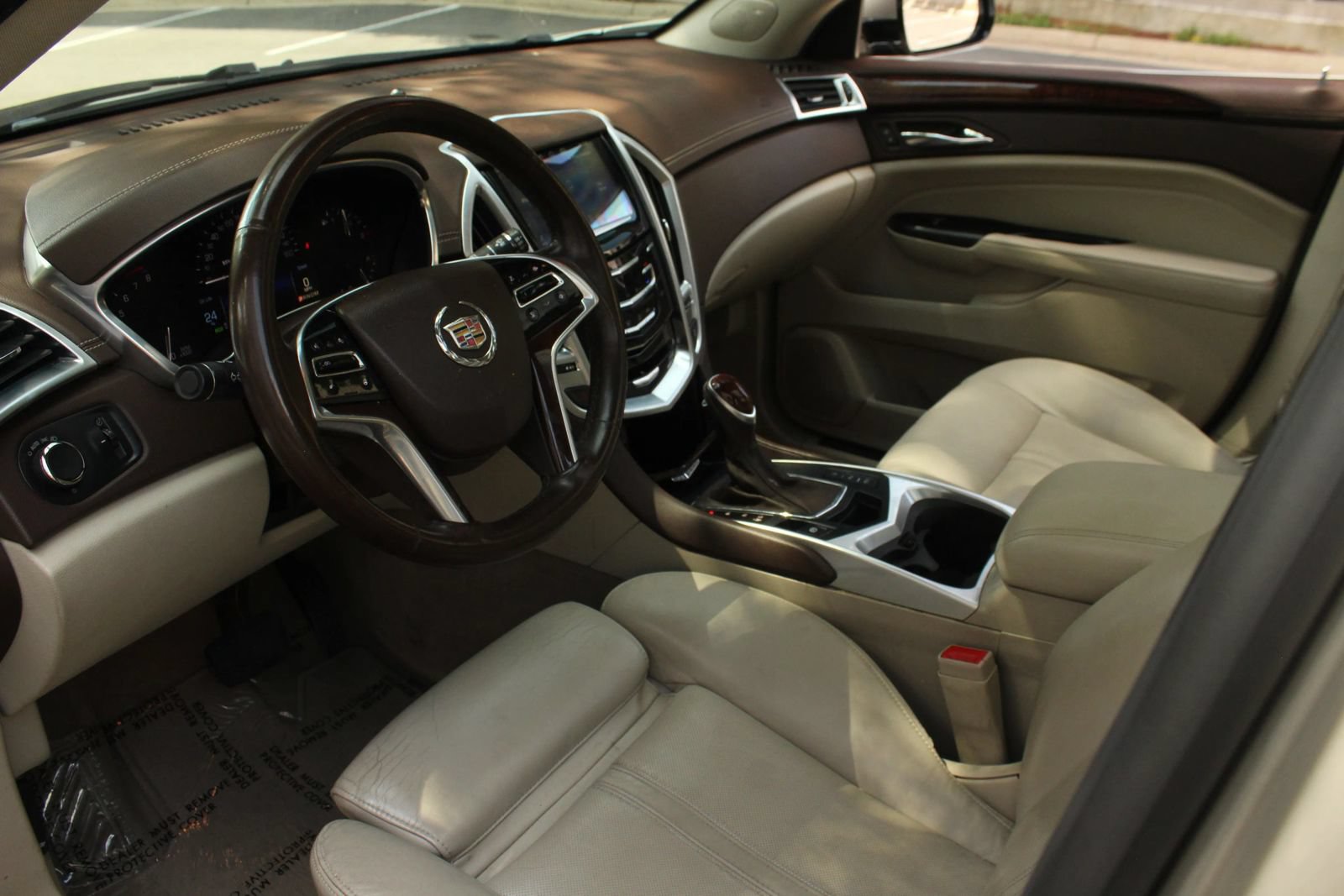 Used 2015 Cadillac SRX Luxury w/ Driver Awareness Package AWD/4WD image 13