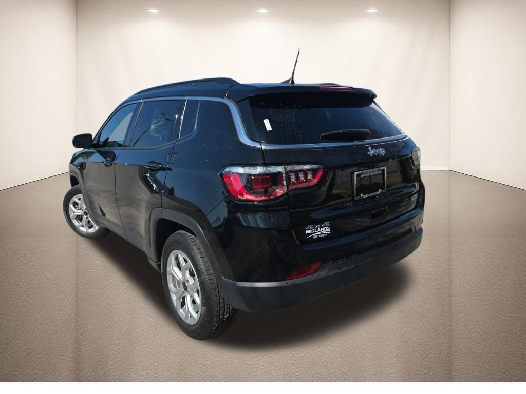 Used 2025 Jeep Compass Latitude image 7