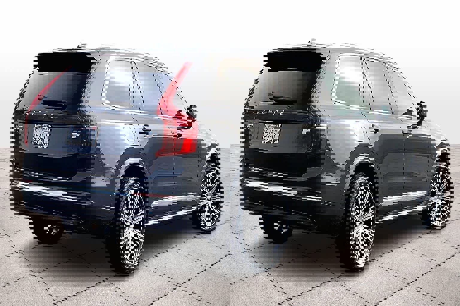 Used 2023 Volvo XC90 T8 Plus w/ Protection Package Premier image 16