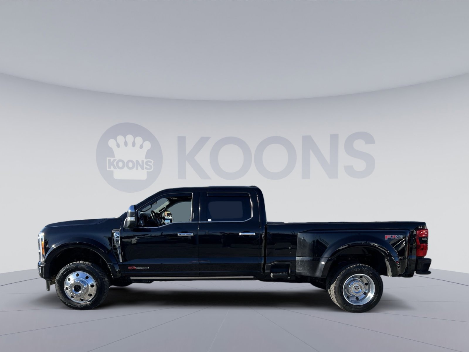 Used 2024 Ford F450 Platinum w/ FX4 Off-Road Package image 2
