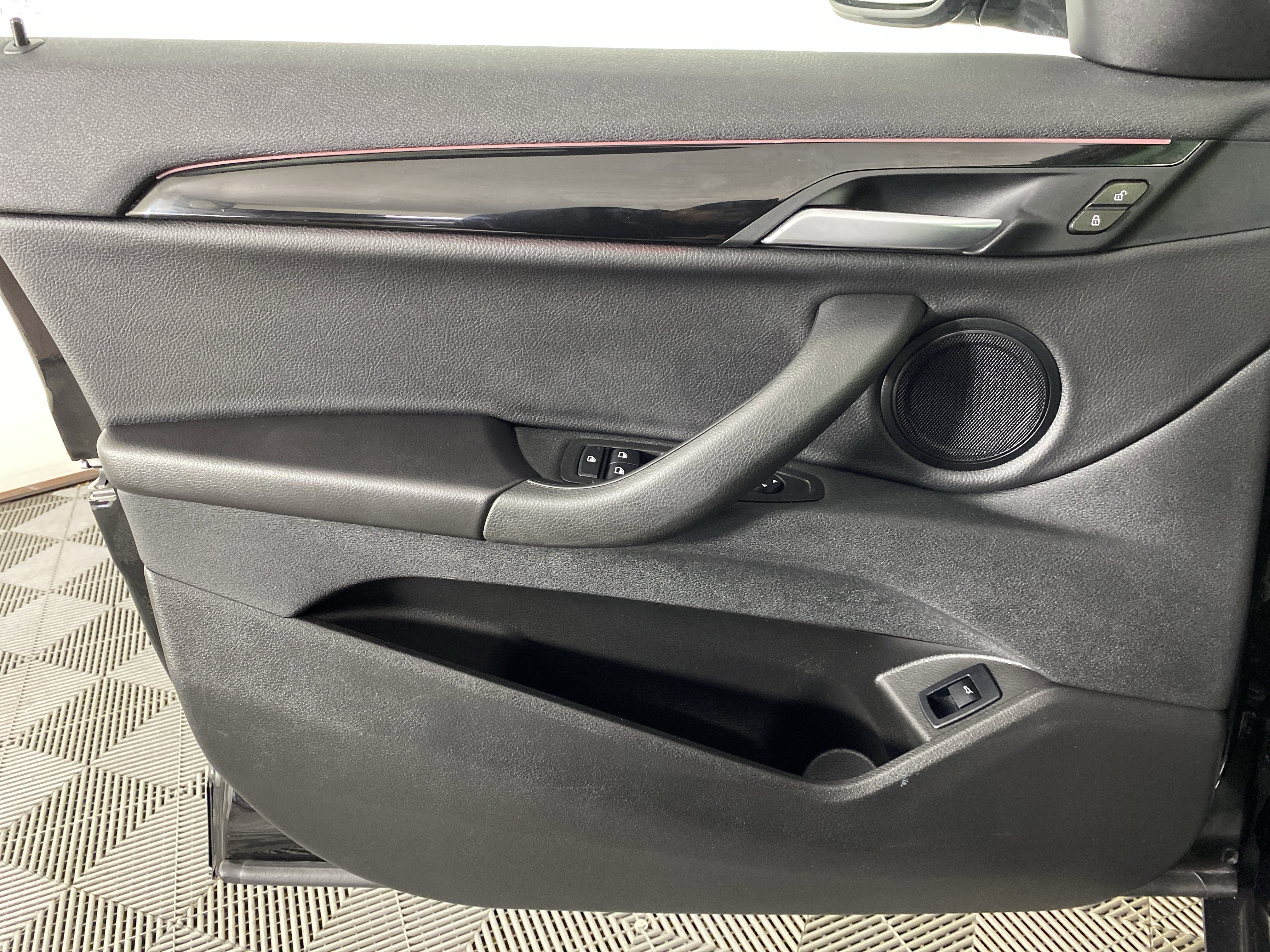 Used 2020 BMW X2 xDrive28i w/ Premium Package image 15