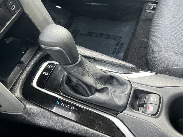 Used 2025 Toyota Corolla Cross LE image 15