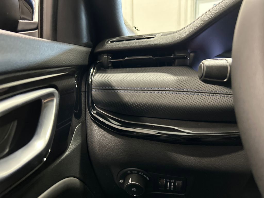 New 2026 Jeep Compass Latitude AWD/4WD image 18