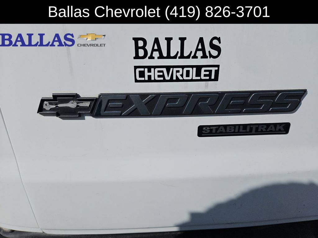 Certified 2015 Chevrolet Express 3500 Extended RWD image 32