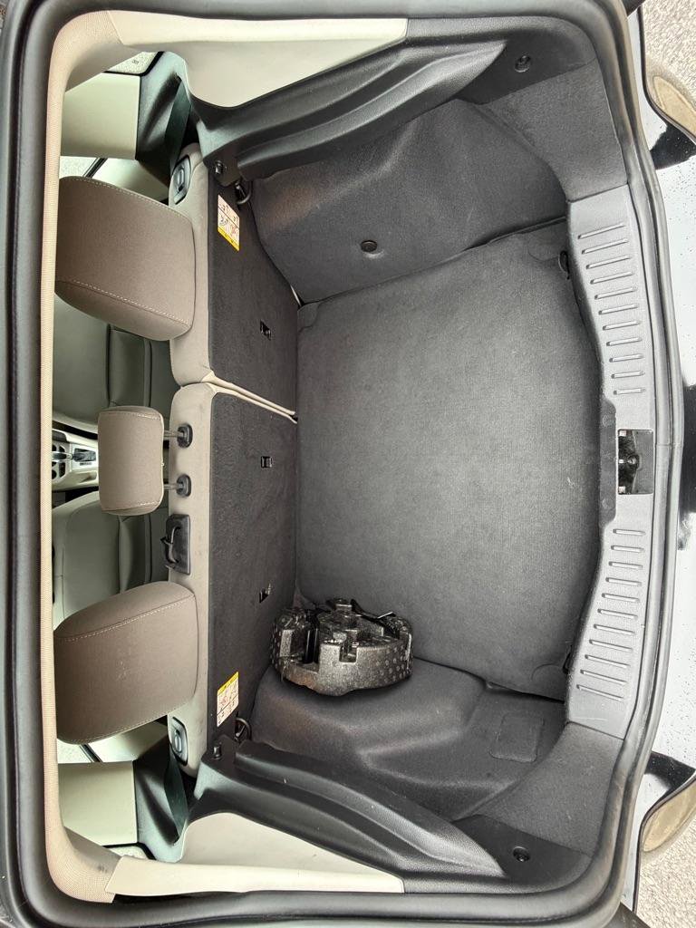 Used 2013 Ford Focus SE FWD image 16