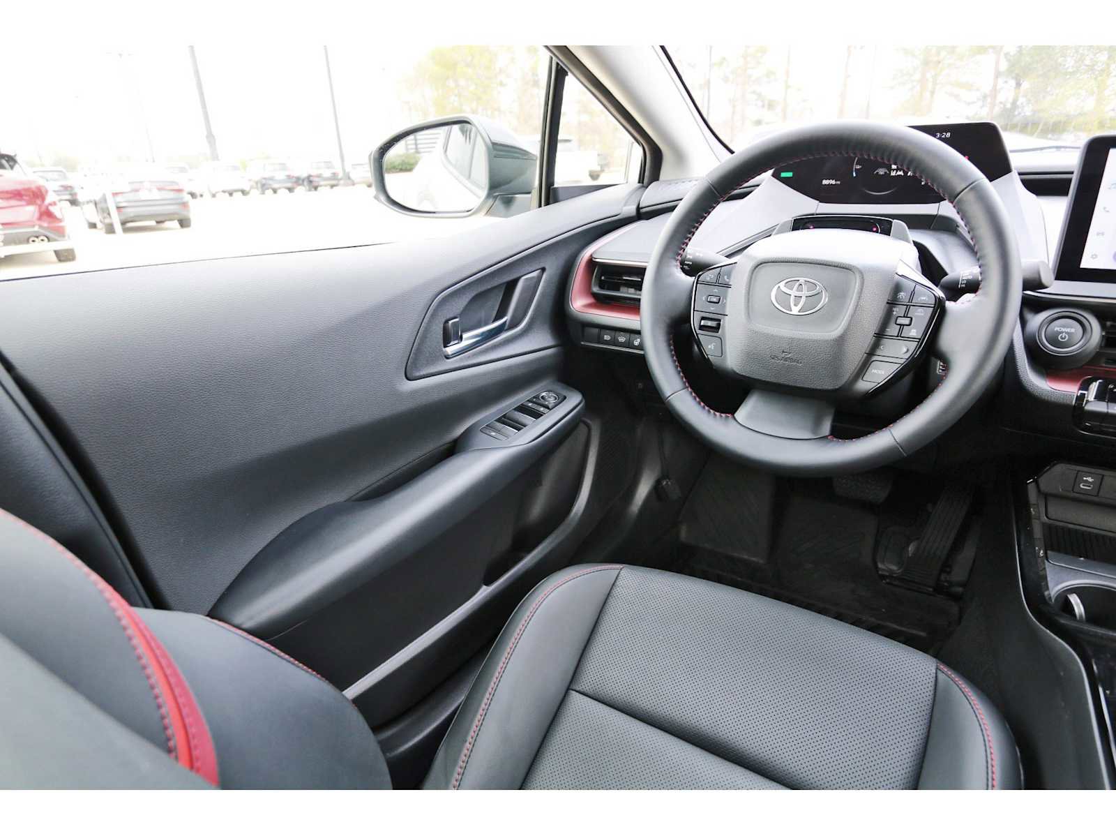 Used 2025 Toyota Prius XSE image 6