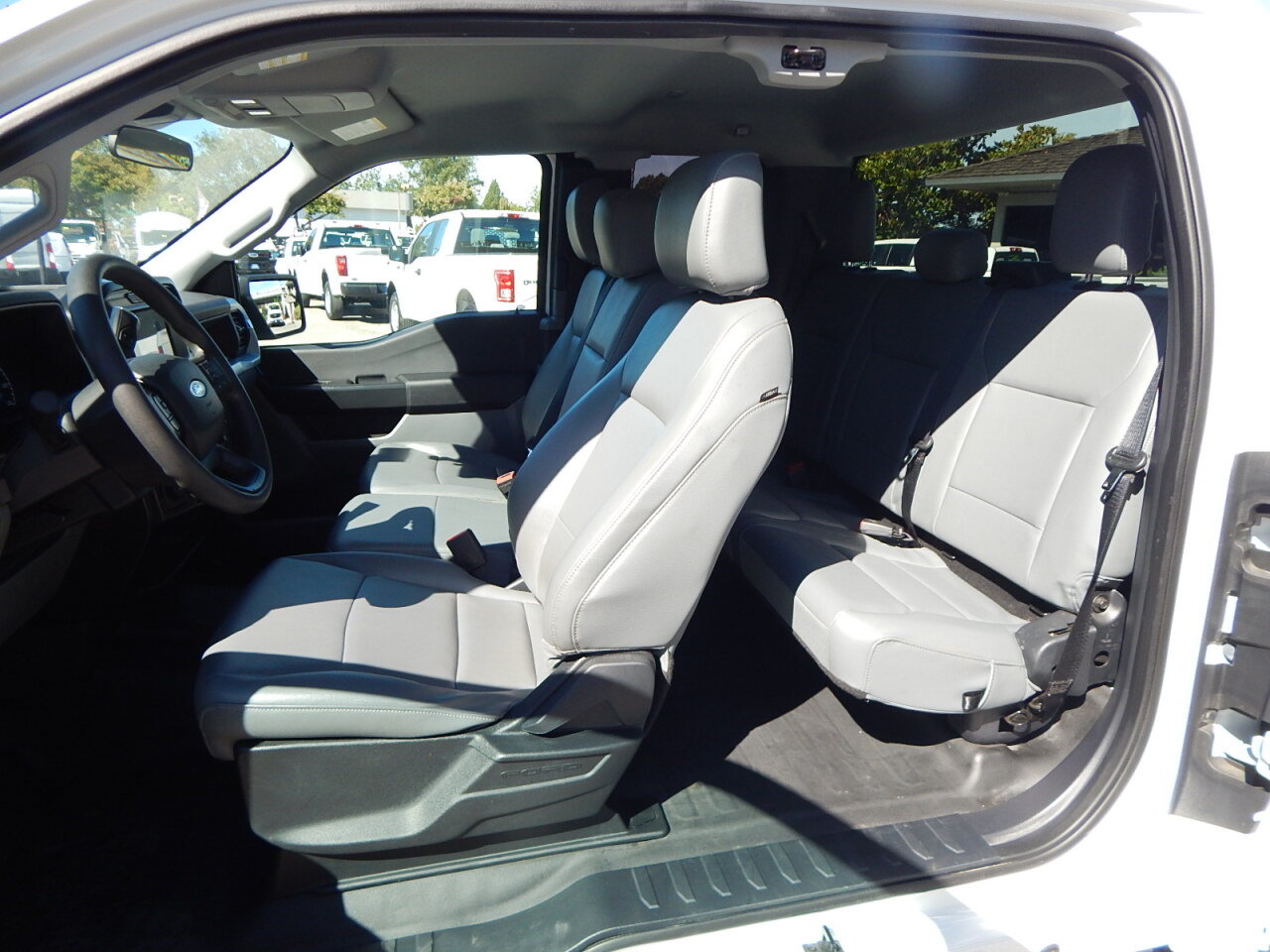 Used 2023 Ford F150 XL RWD image 4