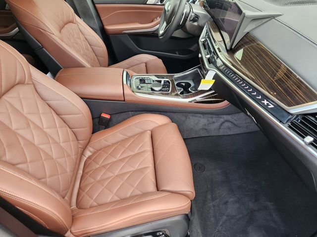 Used 2026 BMW X7 xDrive40i AWD/4WD image 3