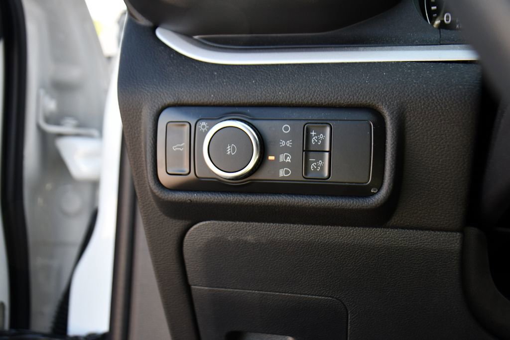 Used 2023 Ford Explorer XLT w/ Equipment Group 202A AWD/4WD image 36