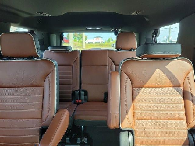 Used 2023 GMC Yukon Denali Ultimate AWD/4WD image 9