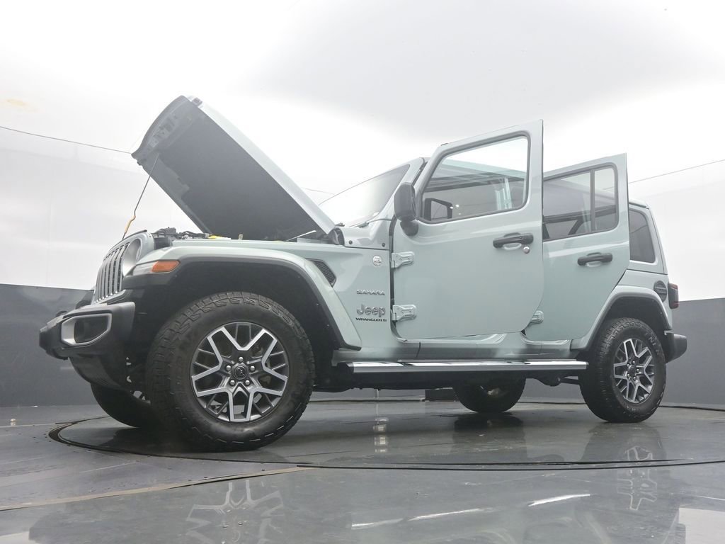 Used 2024 Jeep Wrangler Sahara image 59