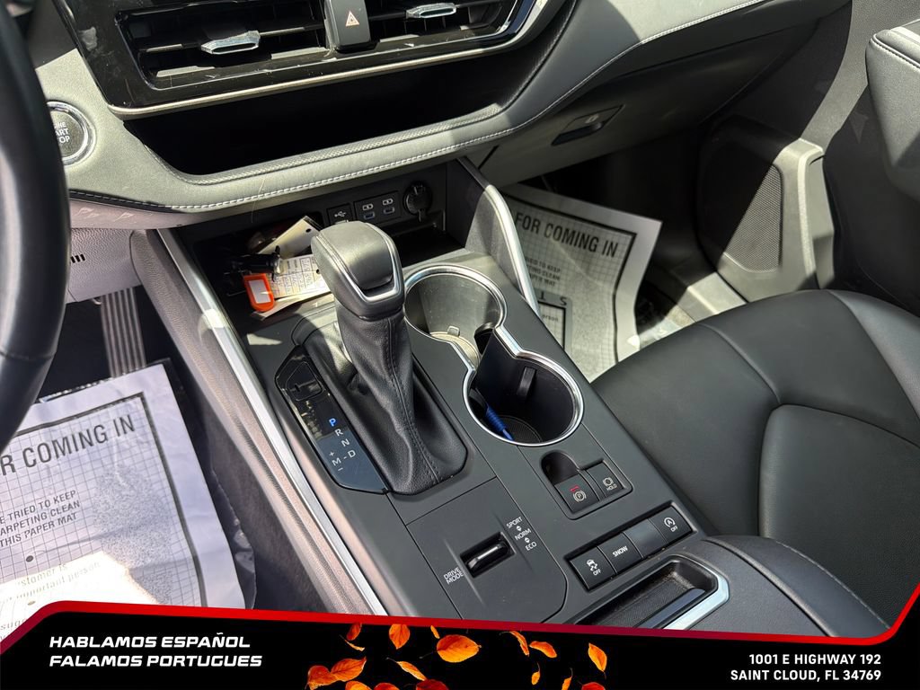 Used 2022 Toyota Highlander XLE FWD image 23