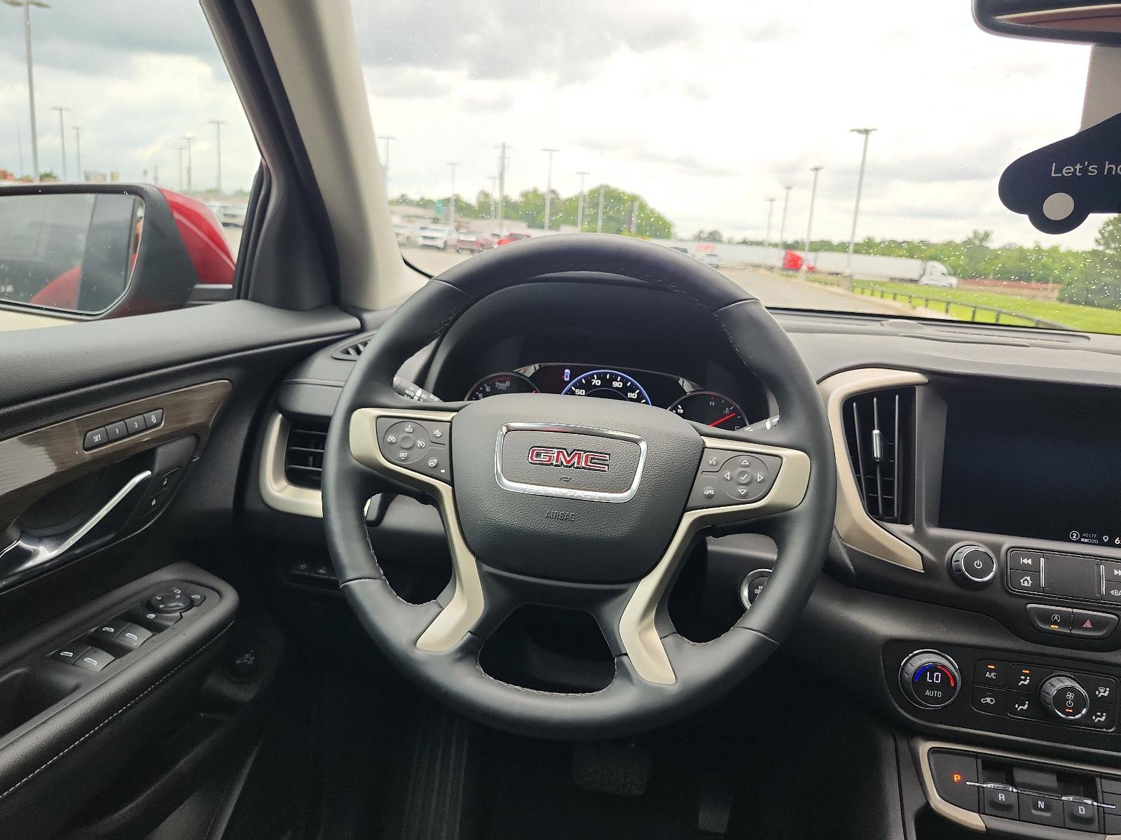 Used 2024 GMC Terrain Denali w/ Denali Premium Package AWD/4WD image 15