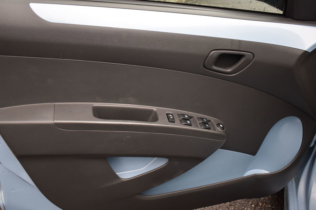 Used 2016 Chevrolet Spark LT image 17