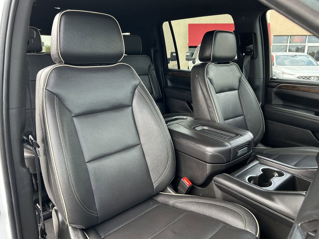 Used 2023 Chevrolet Suburban Premier image 23